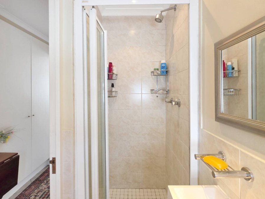 2 Bedroom Property for Sale in Sea Point Western Cape